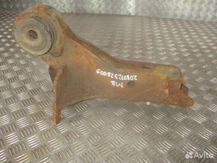 Кронштейн кабины передний левый Mercedes-Benz А930