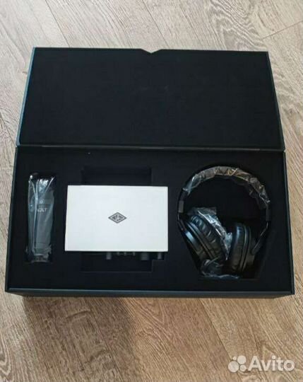 Звуковая карта UAD Volt2+микрофон+наушники