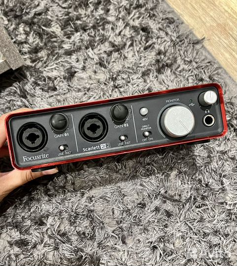 Focusrite scarlett 2i2