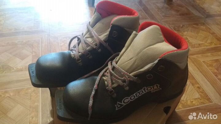 Лыжные ботинки