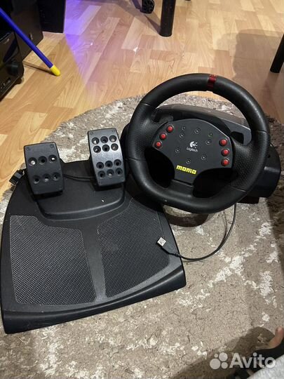 Игровой руль logitech momo