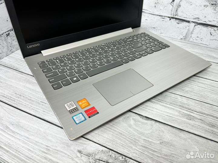 Ноутбук Lenovo i7-7500U/8G/256G SSD (R530 2G)