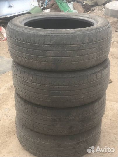 Yokohama BluEarth E70 215/55 R17 94