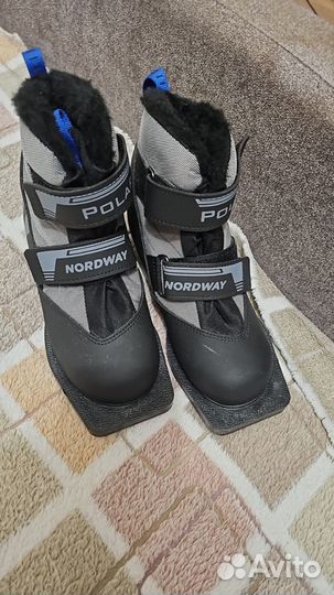 Лыжные ботинки