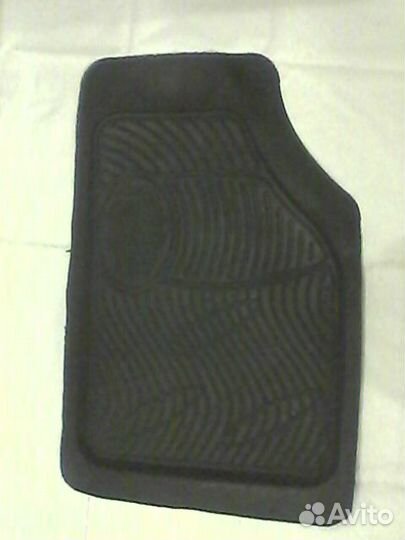 Комплект универсальных резиновых ковриков для авто