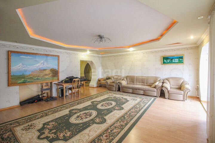 4-к. квартира, 150 м², 2/10 эт.