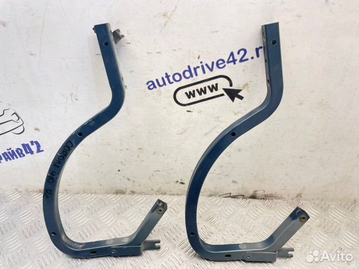 Кронштейны крышки багажника Toyota Corolla ZRE151L