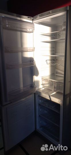 Холодильник бу ariston