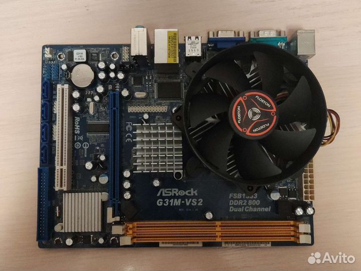 Материнская плата с процессором и памятью