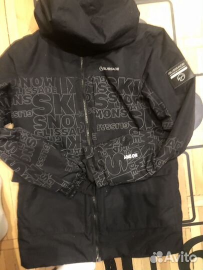 Сноубордическая или горнолыжная куртка