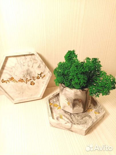 Гипсовые изделия. Подставки, подсвечники