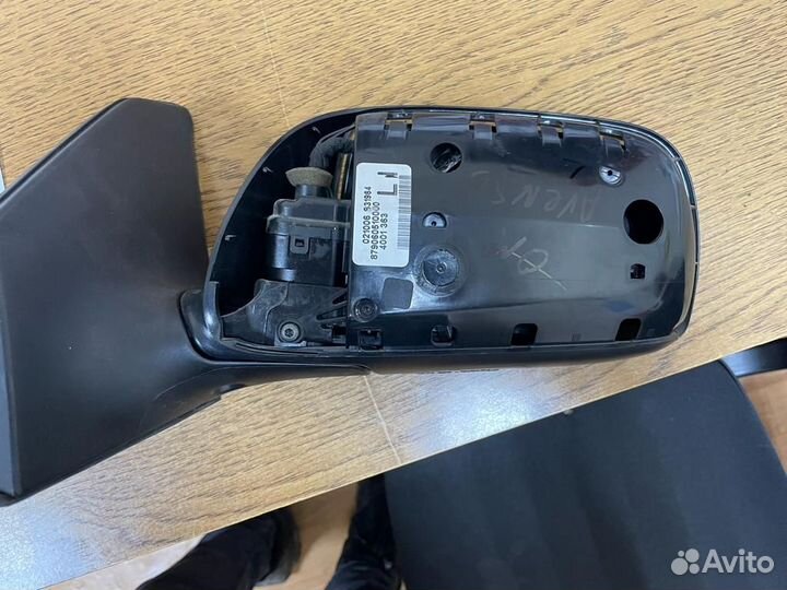 Зеркало левое Toyota Avensis 8790605100
