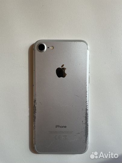 Телефон iPhone 7