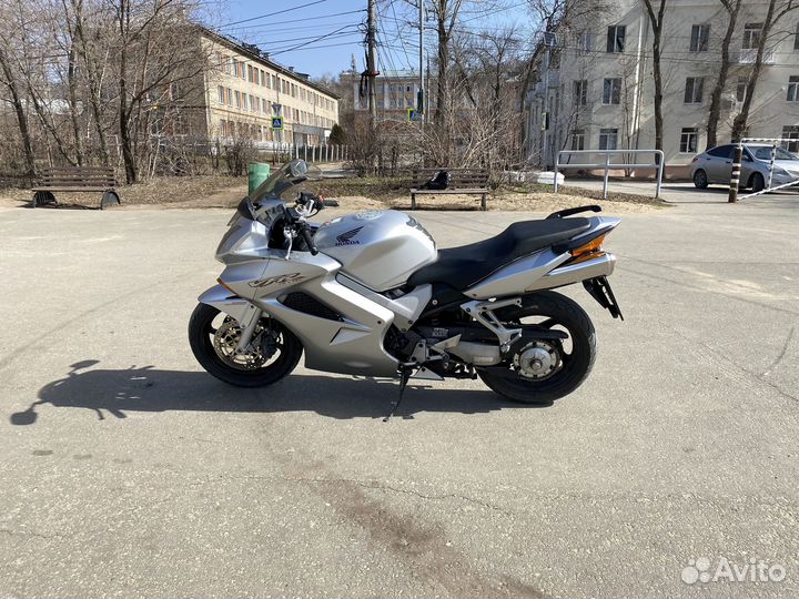 Honda vfr 800