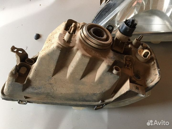 Фары на renault logan