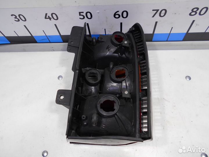 Фонарь задний правый Mitsubishi Pajero 1997-2004г