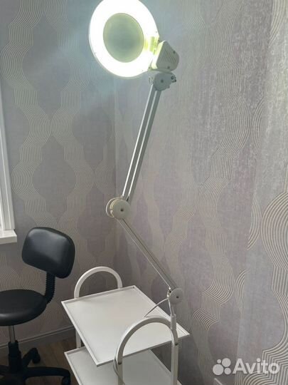 Косметологическая лампа лупа