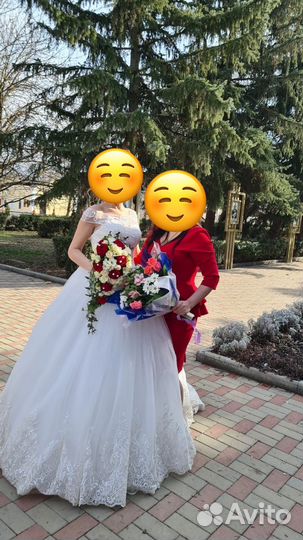 Свадебное платье 42 44 бу