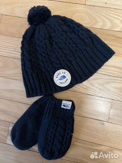 Шапка и варежки The north face