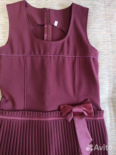 Бордовая школьная форма и блузки р-р 128-146