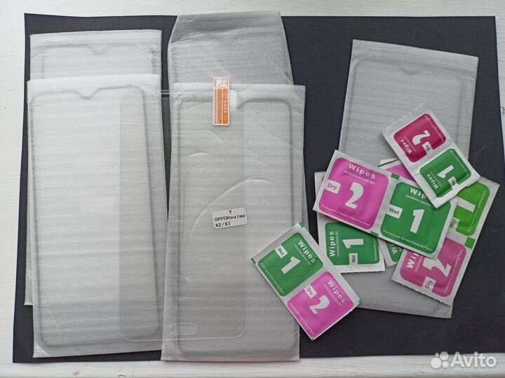 Защитные стекла и чехлы на телефон Realme XT