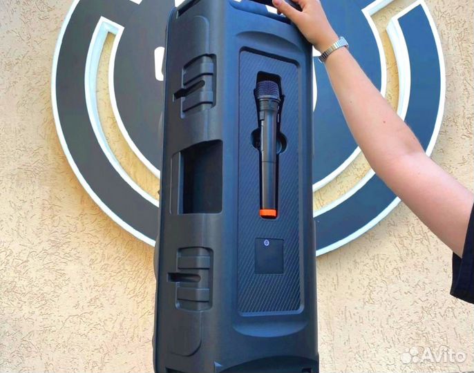 Музыкальная колонка с блютузом радио микрофон