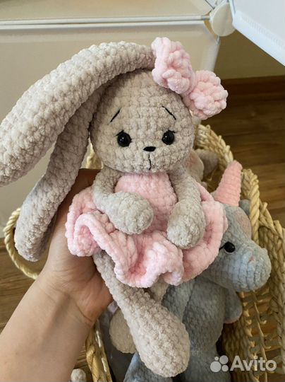 Зайчики ручной работы (из плюшевой пряжи)