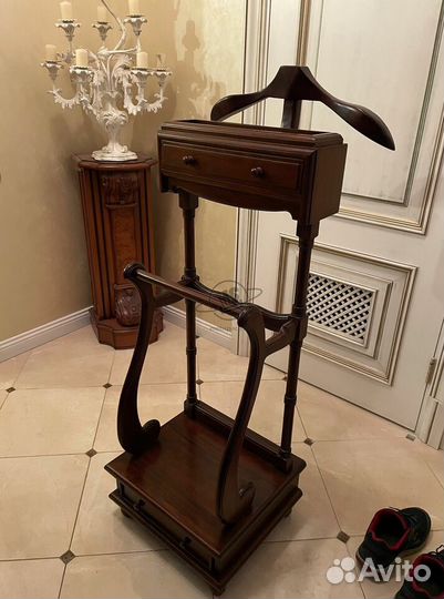 Вешалка напольная для костюма деревянная