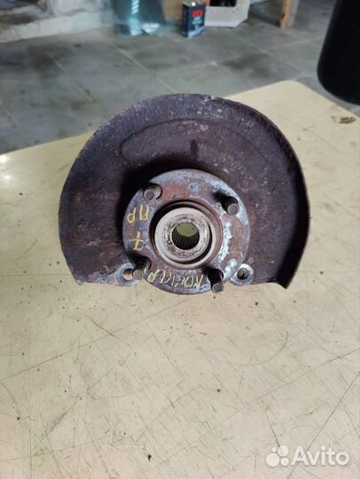 Поворотный кулак правый mitsubishi lancer 7