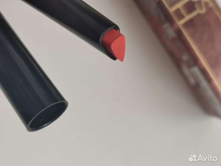 Помада для губ, лак для ногтей Avon