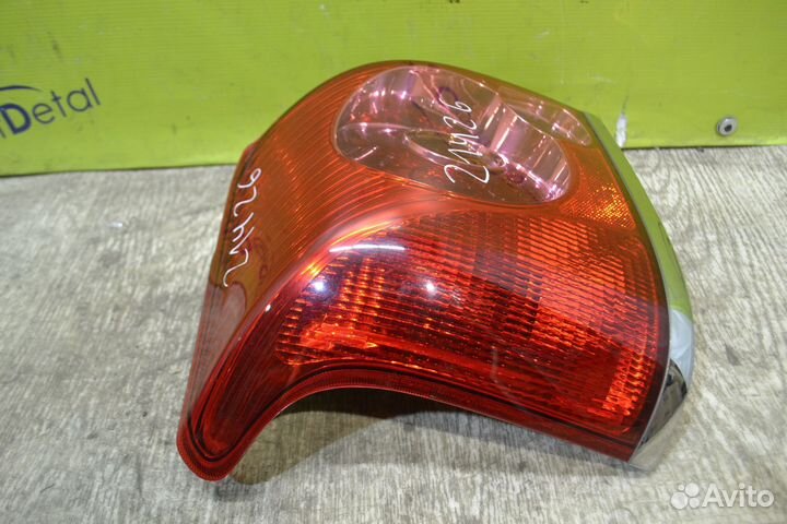 Фонарь задний левый Toyota Avensis 2 2003-2006
