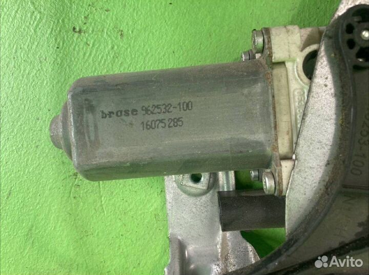 Стеклоподъемник двери KAMAZ 5490-S5