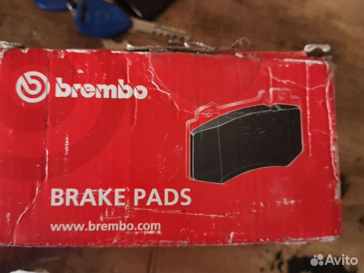 Тормозные колодки brembo