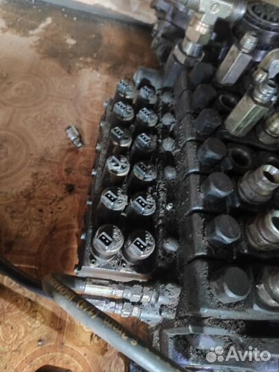 Гидрораспределитель John Deere