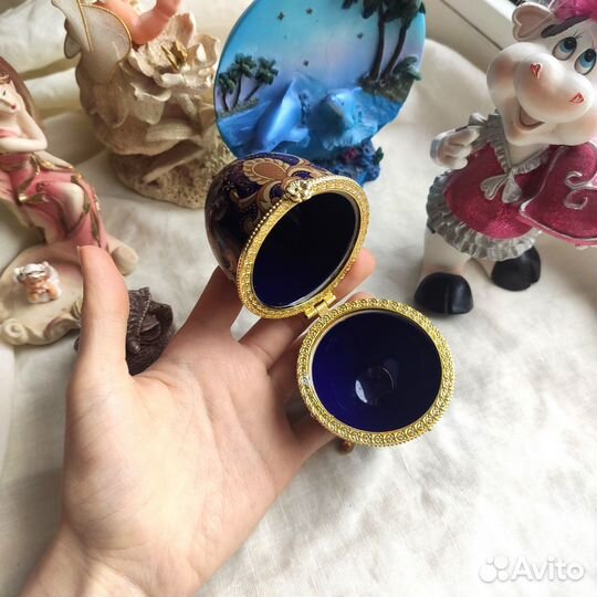 Сувениры статуэтки