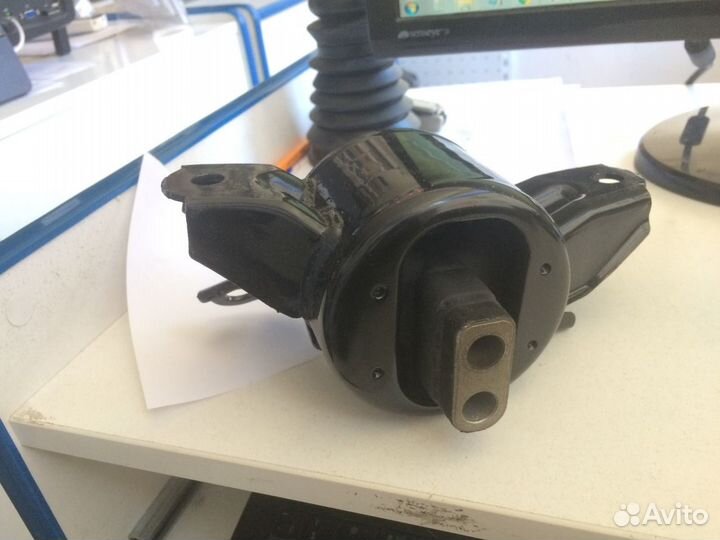 Опора двигателя левая Rio III, Solaris I AT