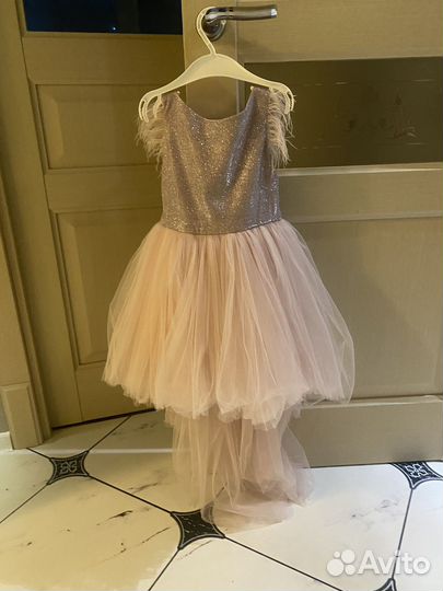 Нарядное платье для девочки 122
