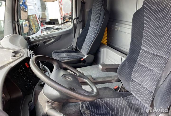 В разборке грузовик Mercedes,Axor mpiii с 2009