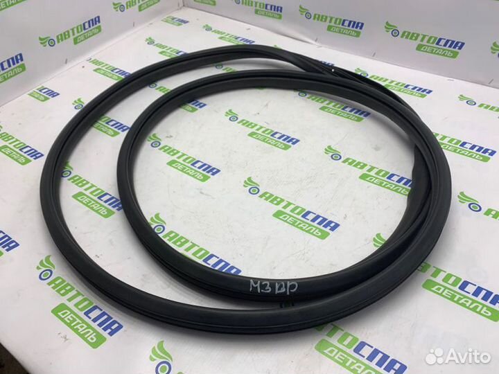 Уплотнитель кузова двери передний Mazda 3Bp