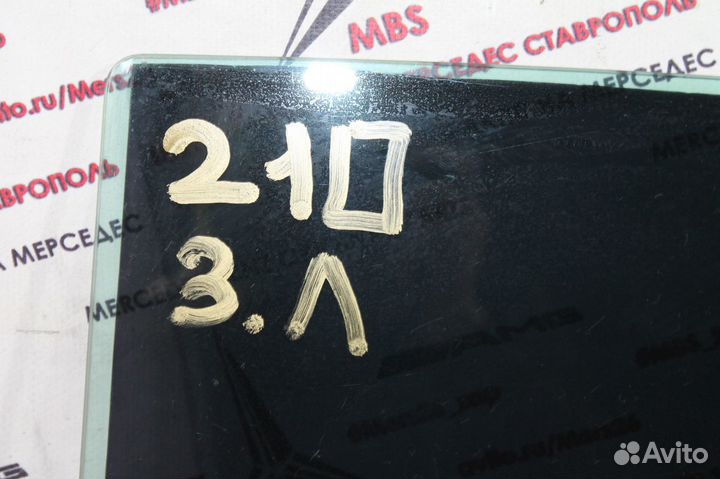 Стекло двери зл W210 Mercedes синее