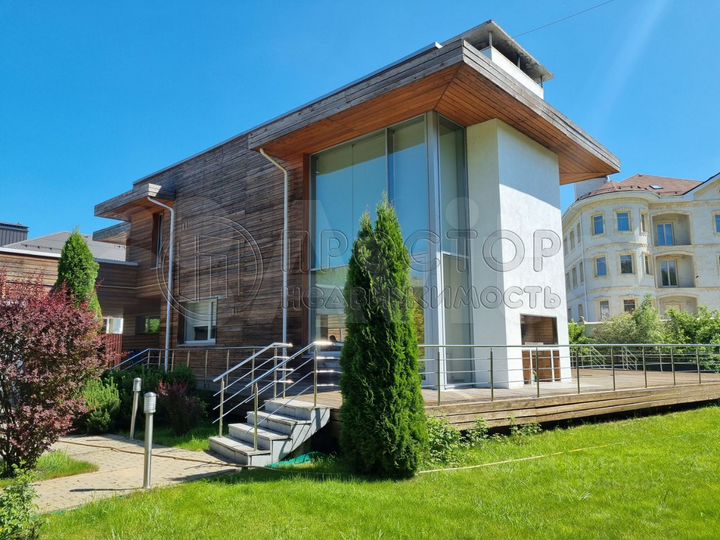 Дом 360 м² на участке 15 сот.