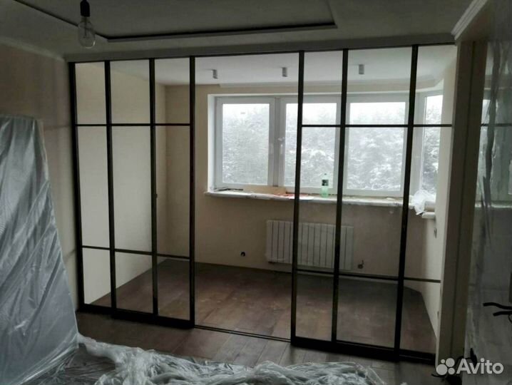 Раздвижная перегородка с матовым стеклом