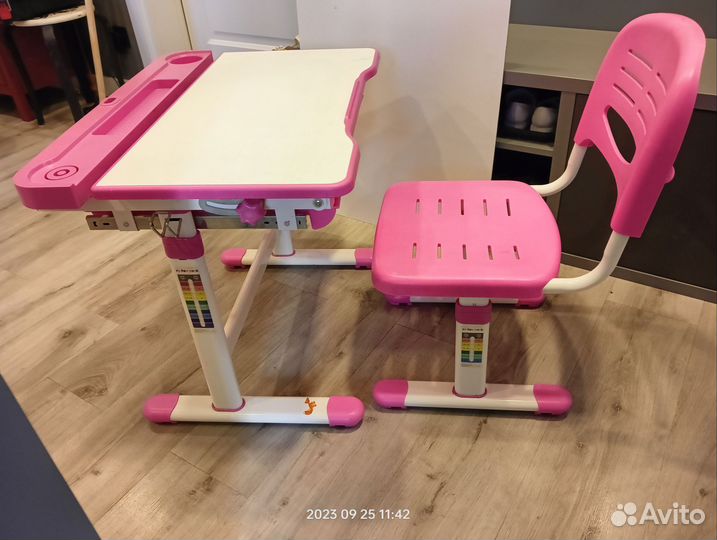 Растущая парта и стул fundesk