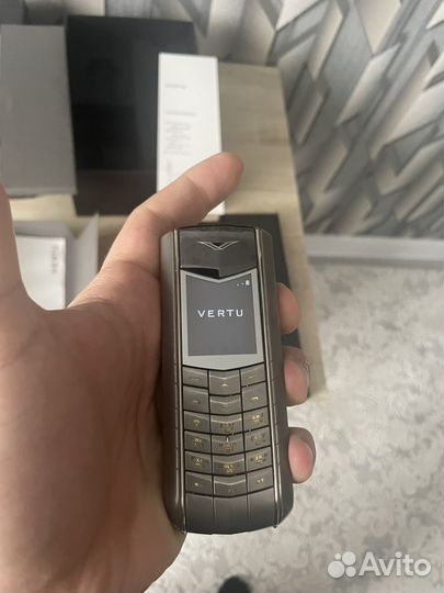 Vertu Ascent 2010