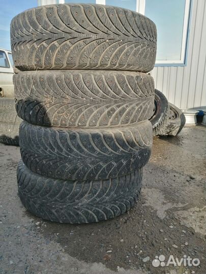 Goodyear UltraGrip Ice 195/60 R15 27L