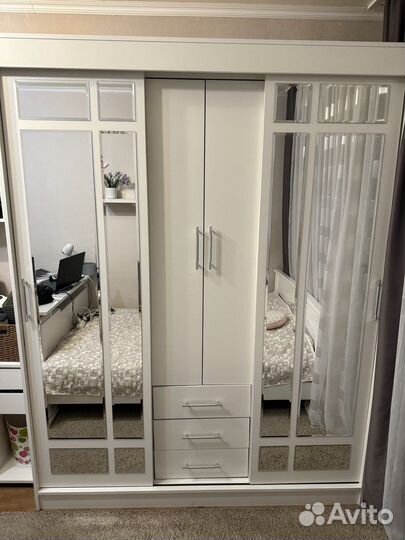 Шкаф купе бу белый + стол в подарок