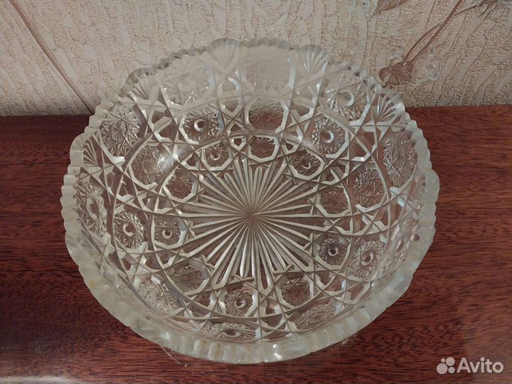 Хрустальные вазы,соусницы и рюмки СССР