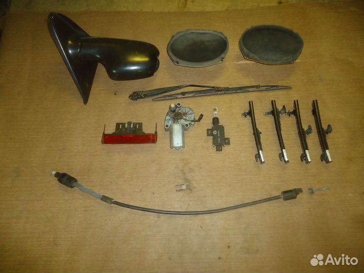 Привод правый Chrysler Voyager 3 (96-01 МКПП 2.4)