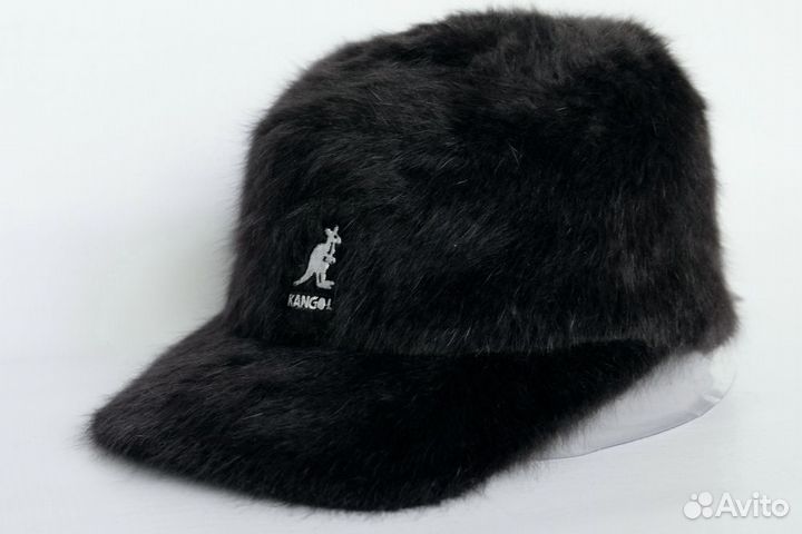 Бейсболка из ангоры c коротким козырьком 