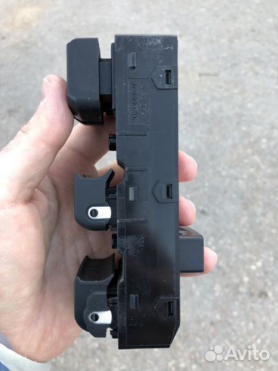 Блок электростеклоподьемника Hyundai Elantra 2012